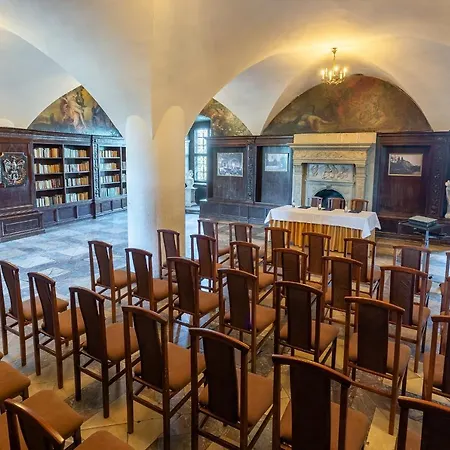 Zamek Czocha 3* Лесьна