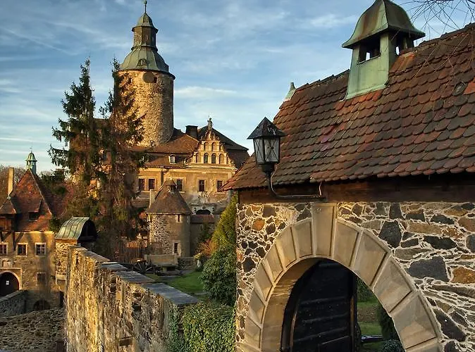 Zamek Czocha ليشنا